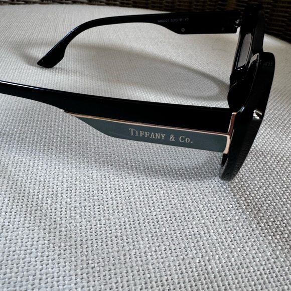 Brand new fashion sunglasses black - Picture 3 of 3